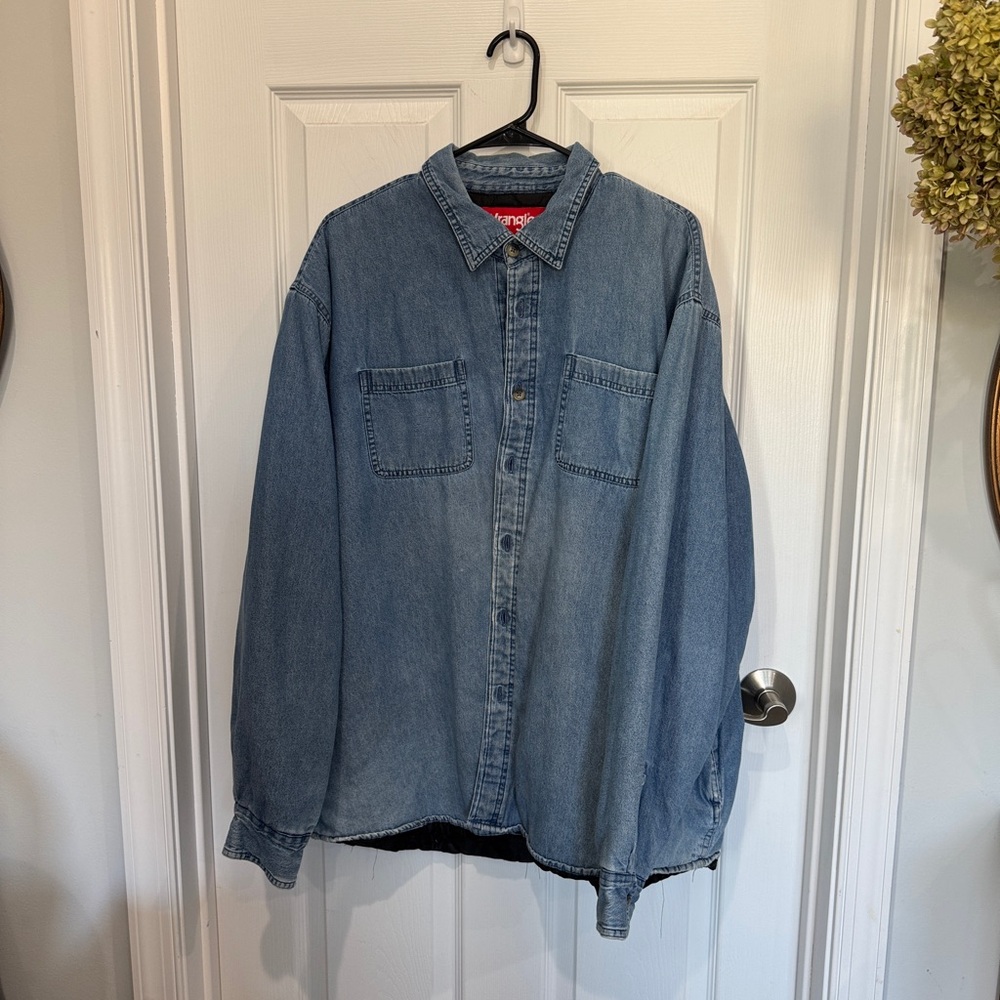 VINTAGE Wrangler Denim Button-Up Jacket with quilted interior men’s XL